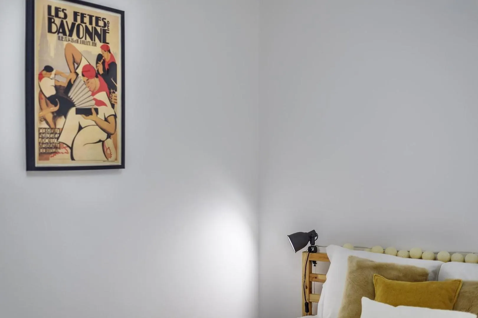 Guestready - Minimalist Downtown Apartment Lisbon Portugal